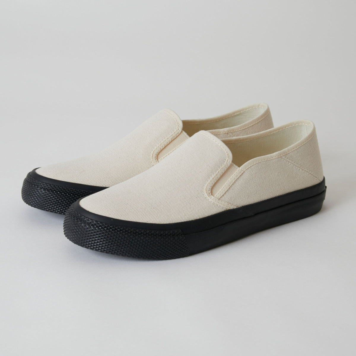 ZUPPA Canvas Ivory Black
